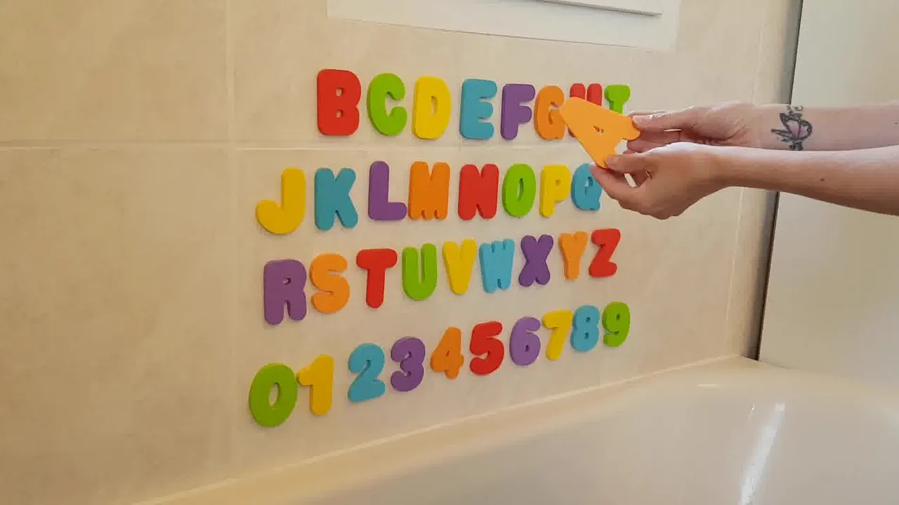 Jouet de bain montessori avec lettres alphanumériques pour bébé - Un petit  génie