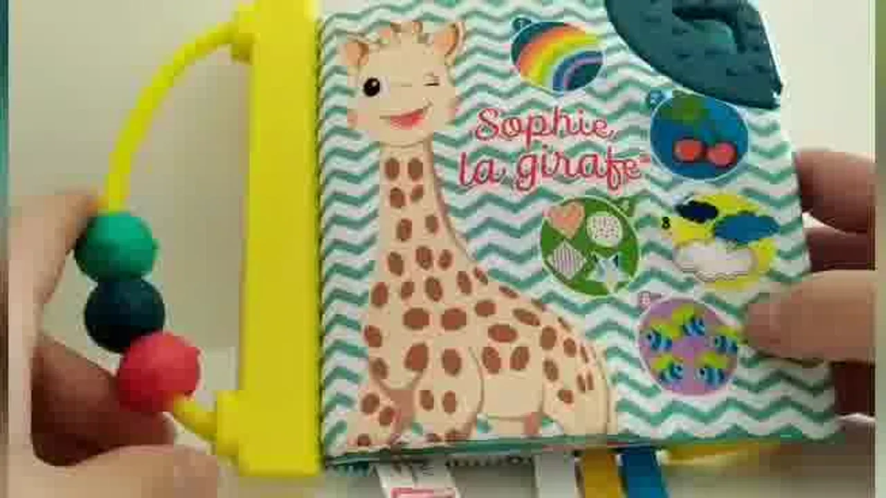 GRAND LIVRE D'ÉVEIL Sophie La girafe