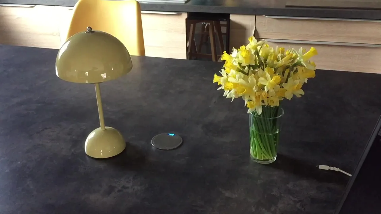 Lampe sans fil rechargeable Flowerpot VP9 &tradition - blanc